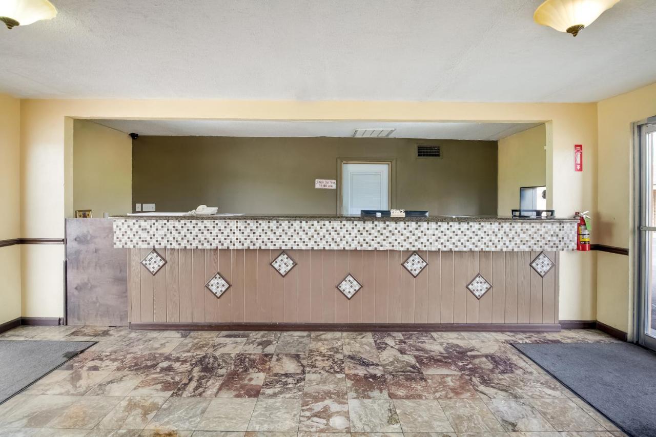 Oyo Hotel Lake Charles La I-10 Bagian luar foto