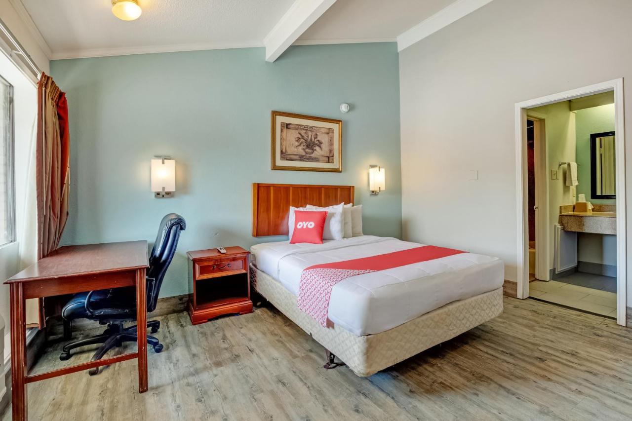 Oyo Hotel Lake Charles La I-10 Bagian luar foto